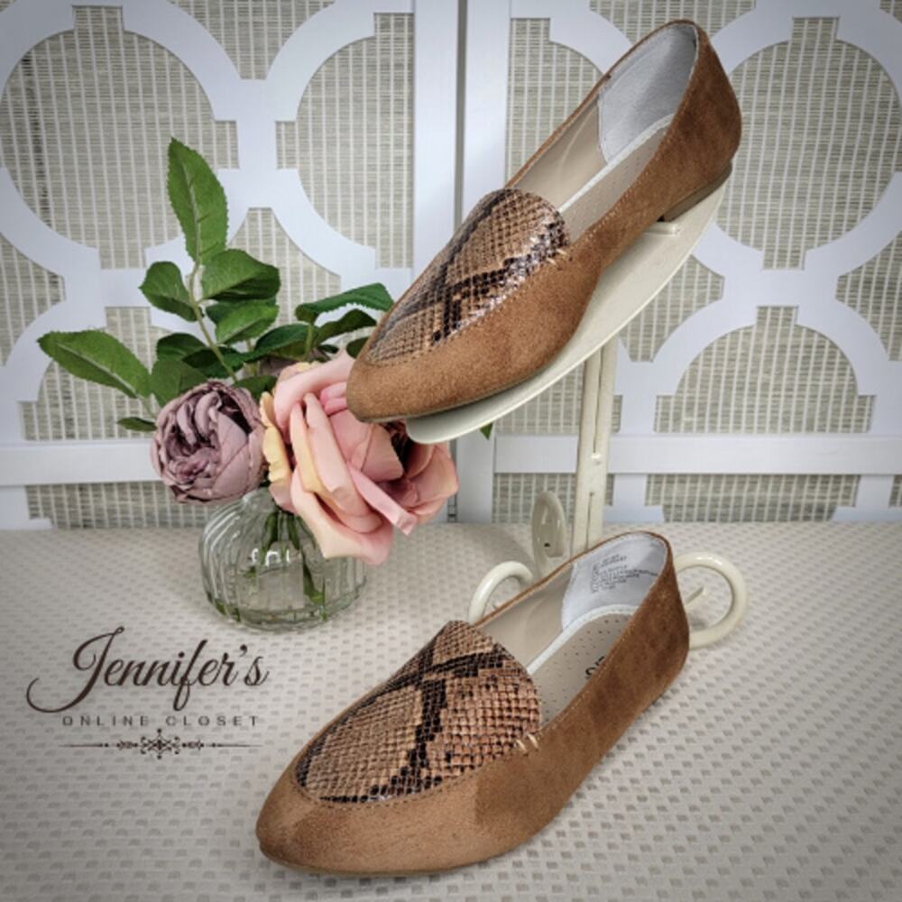 3/$30 Rialto Women's Smiles Suede and Snakeskin Print Flats Size 7